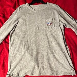 Vineyard vines long sleeve good condition is cotton very comfortable and fitting
